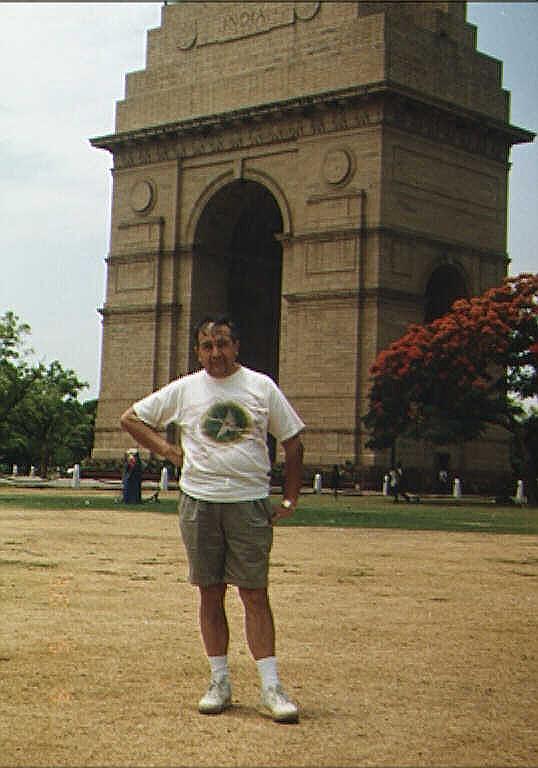 Claudio con la Indian Gate